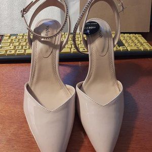 NEW ! Vodvob Nude Closed Toe Slingback Ankle Strap with Stone Size 11